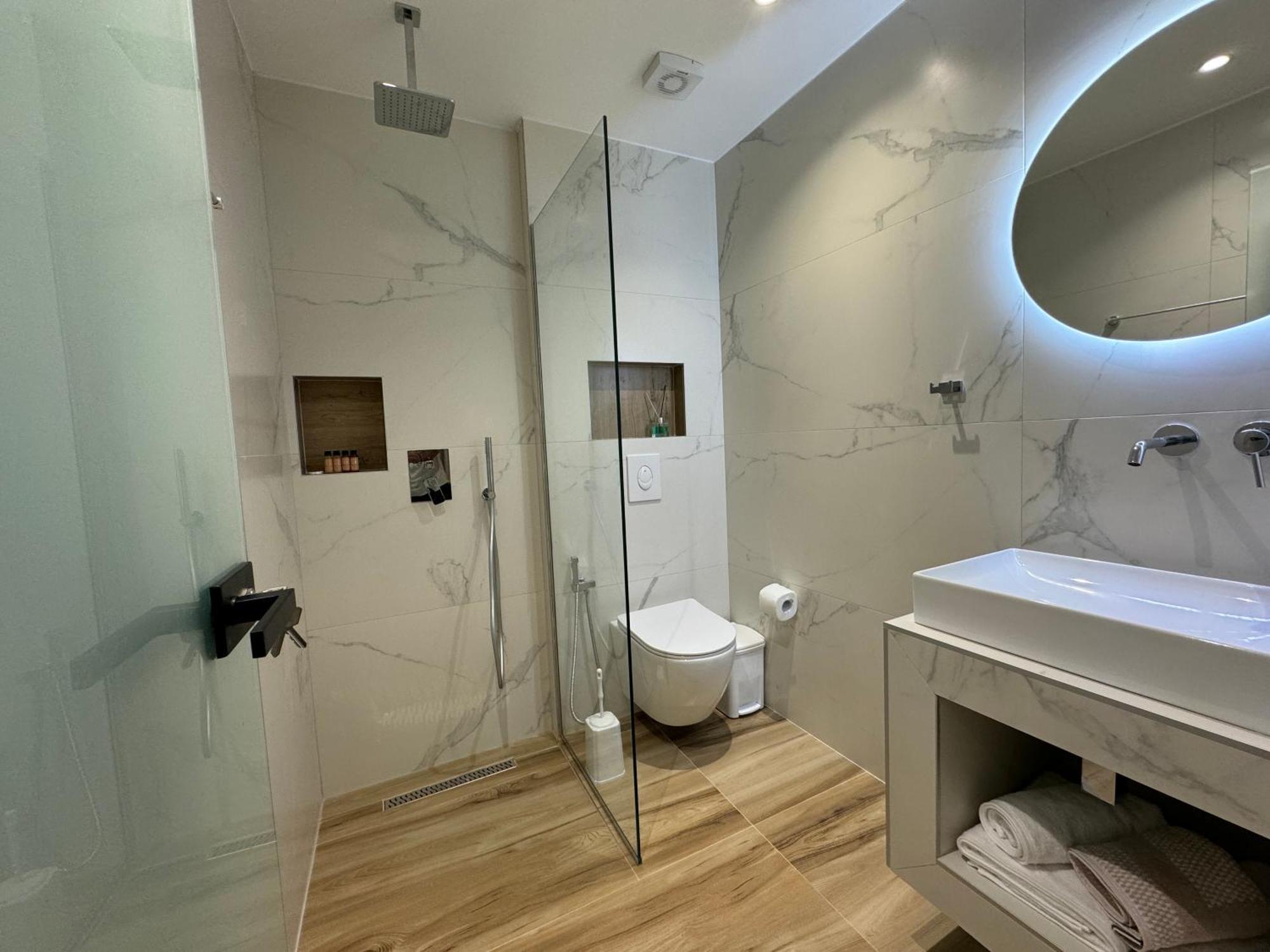 Ion Rooms هيماري المظهر الخارجي الصورة